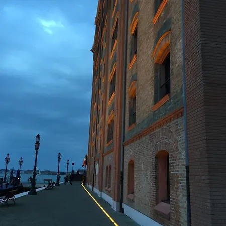 Apartment Molino Stucky Flat *