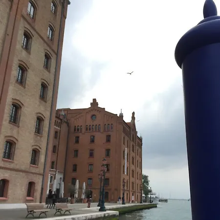 Molino Stucky Flat Lejlighed